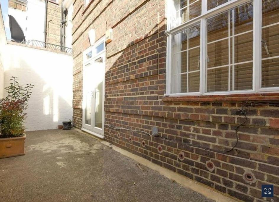 2 Bedroom Apartment Just Off Kings Road Лондон Екстер'єр фото