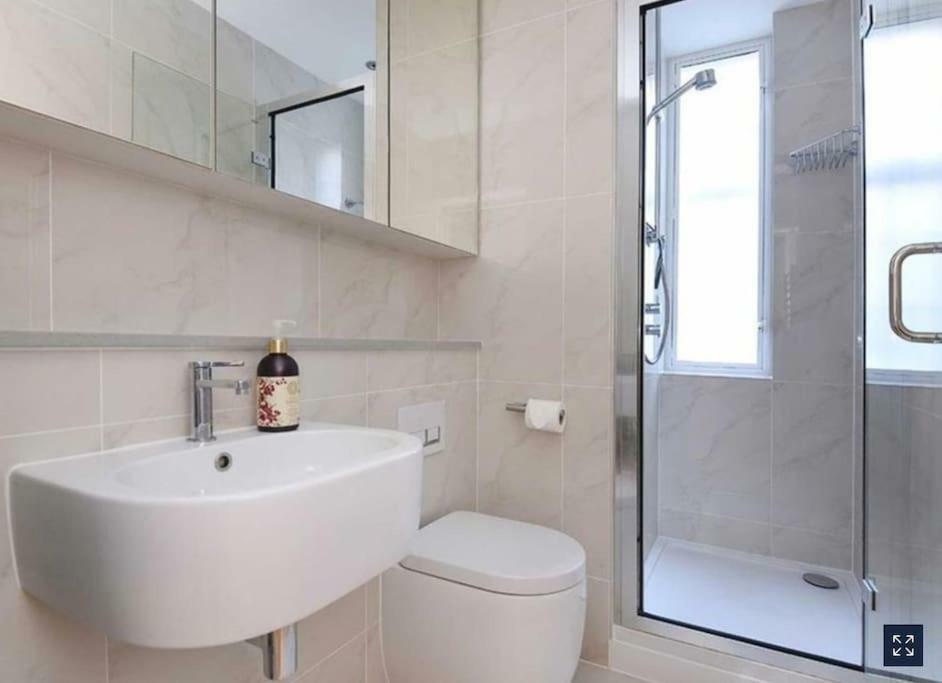 2 Bedroom Apartment Just Off Kings Road Лондон Екстер'єр фото